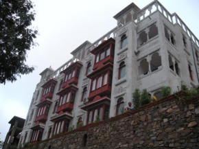Hotel Rajgarh